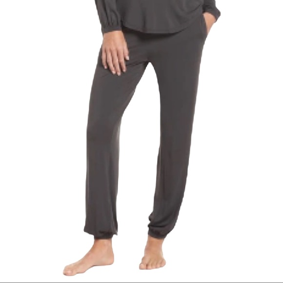 Barefoot Dreams Luxe Milk Jersey Namaste Lounge Pajama Set Size Small Carbon - Picture 4 of 13